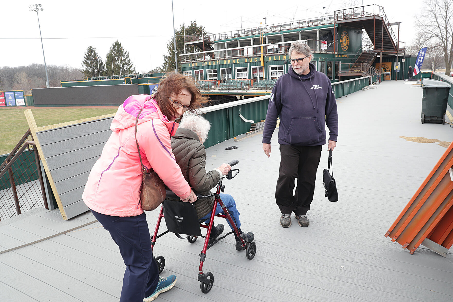 040522voting04-04052022160258